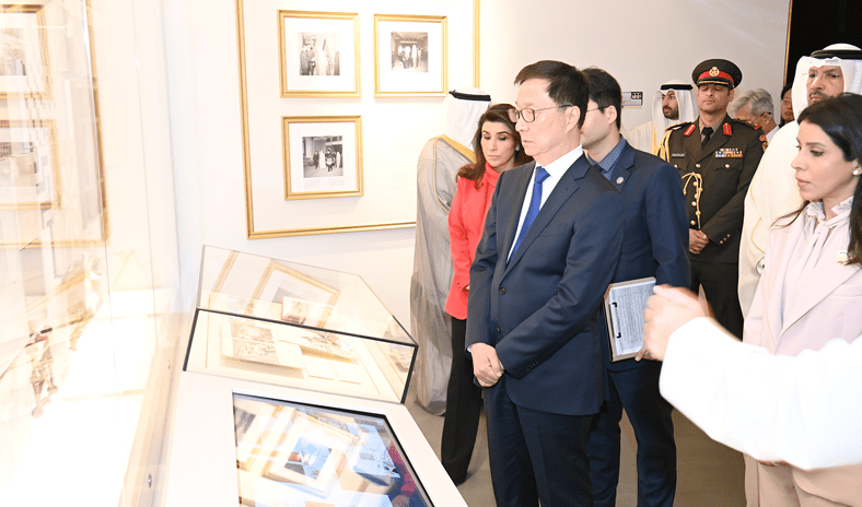 نائب الرئيس الصيني يزور إلى متحف قصر السلام