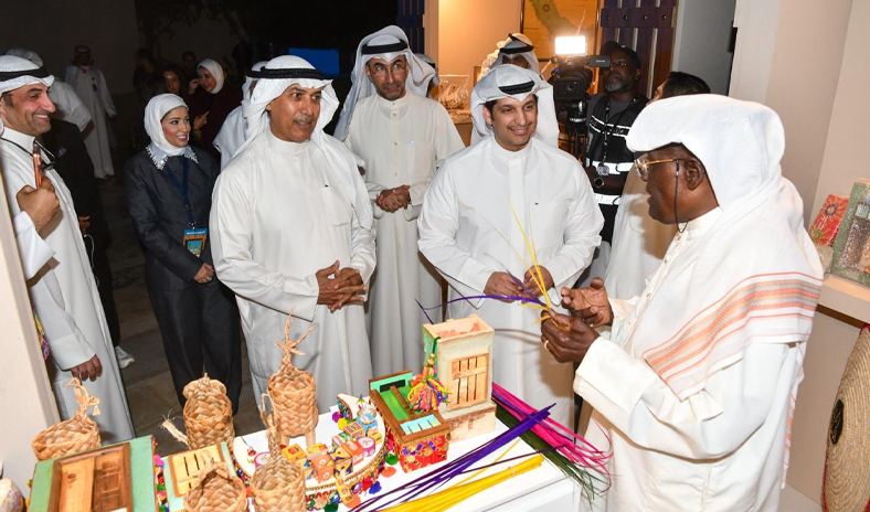 وزير الإعلام يفتتح فعالية «الكويت تجمعنا» ويؤكد التزام الكويت بتعزيز التواصل الثقافي والإعلامي العربي وزير الإعلام يفتتح فعالية «الكويت تجمعنا» ويؤكد التزام الكويت بتعزيز التواصل الثقافي والإعلامي العربي