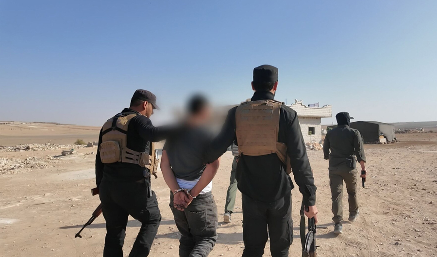 قبيل لقاء الشرع بترامب.. الداخلية السورية تنفذ حملة أمنية ضد &laquo;داعش&raquo;