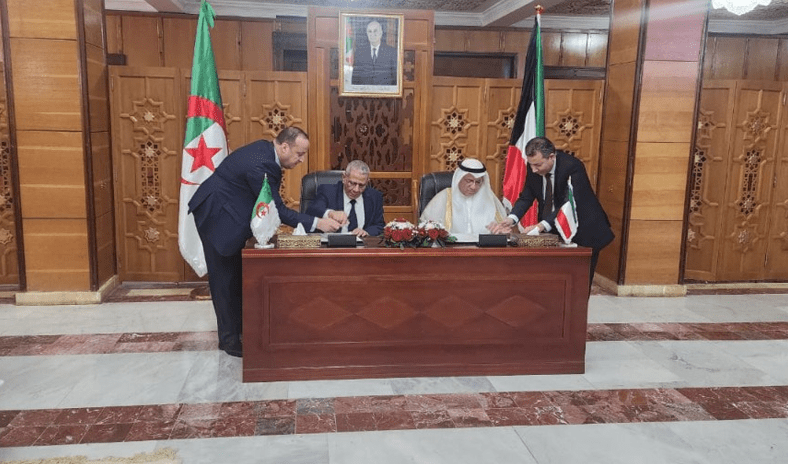 الكويت والجزائر توقعان مذكرة تفاهم لدعم التعاون القضائي وتبادل الخبرات
