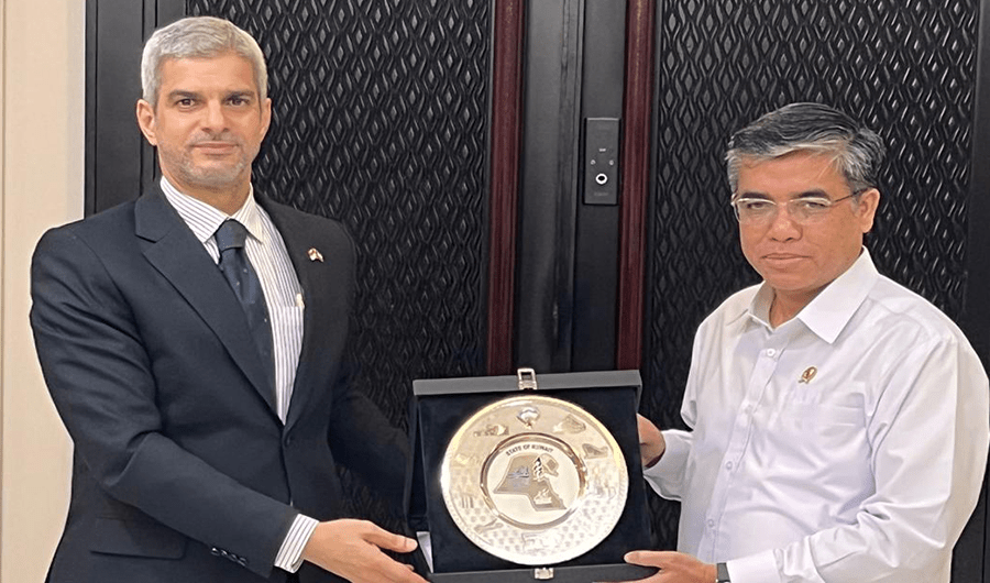 الكويت وإندونيسيا تبحثان تعزيز التعاون في قطاع العمل