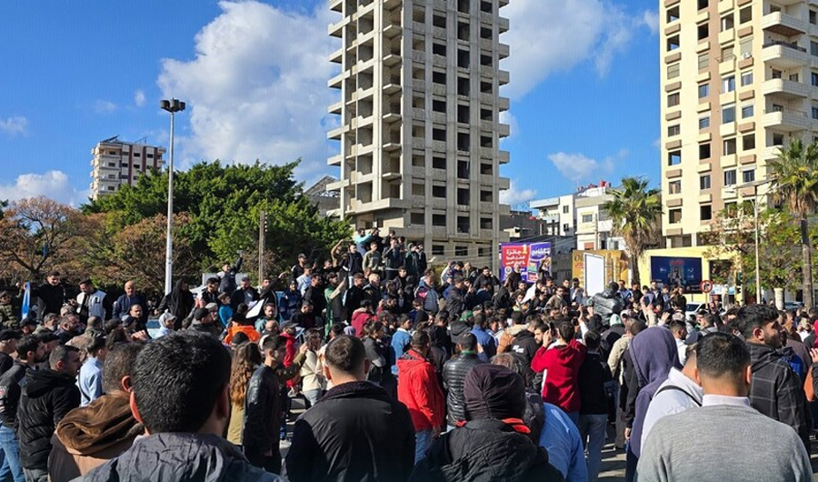 سوريا.. احتجاجات في طرطوس واللاذقية للمطالبة بالإفراج عن الموقوفين