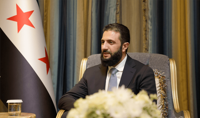 الشرع: التفريط بإنجازات الثورة سيجعل كلفة المستقبل مضاعفة عما دفعناه في 14 عاماً الشرع: التفريط بإنجازات الثورة سيجعل كلفة المستقبل مضاعفة عما دفعناه في 14 عاماً