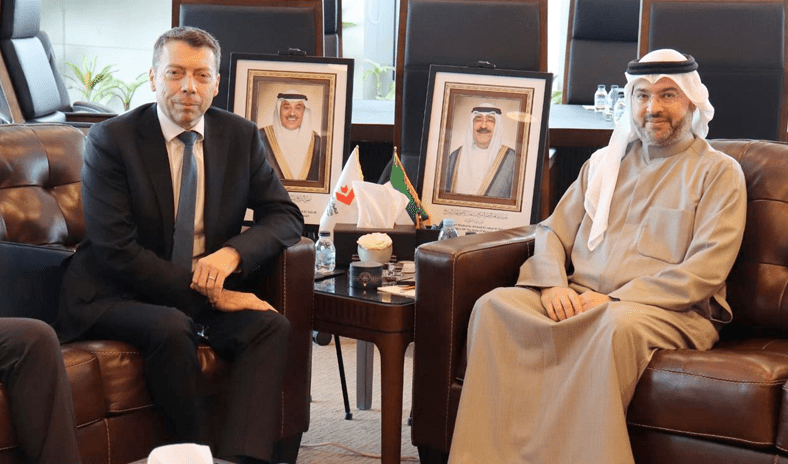 رئيس &laquo;الطيران المدني&raquo; يبحث مع المفوض التجاري البريطاني لدى دولة الكويت سبل تعزيز التعاون