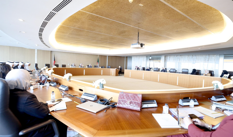 وزير التربية يواصل الاجتماعات التنسيقية لتعزيز جاهزية الميدان التربوي استعداداً لامتحانات المتوسطة والثانوية