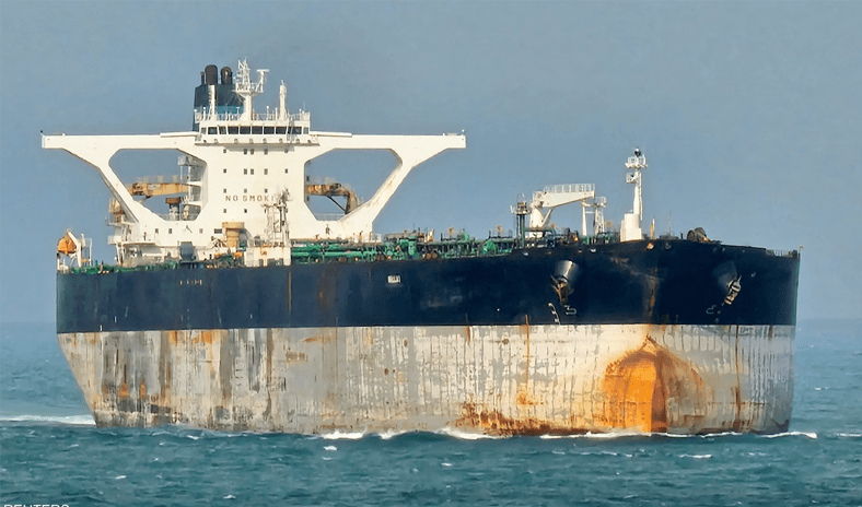 الولايات المتحدة تحتجز ناقلة نفط روسية في المحيط الأطلسي الولايات المتحدة تحتجز ناقلة نفط روسية في المحيط الأطلسي