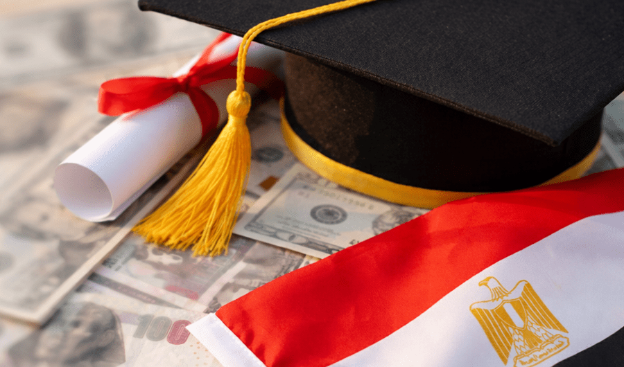 مصر.. الإطاحة بشبكة لتزوير الشهادات الدراسية والأختام الحكومية