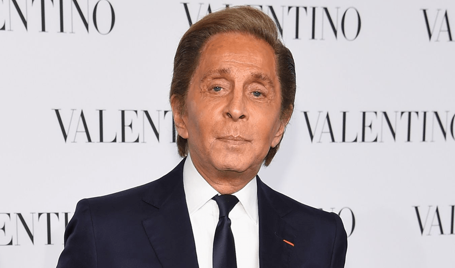 وفاة مصمم الأزياء الإيطالي الشهير فالنتينو عن 93 عاماً