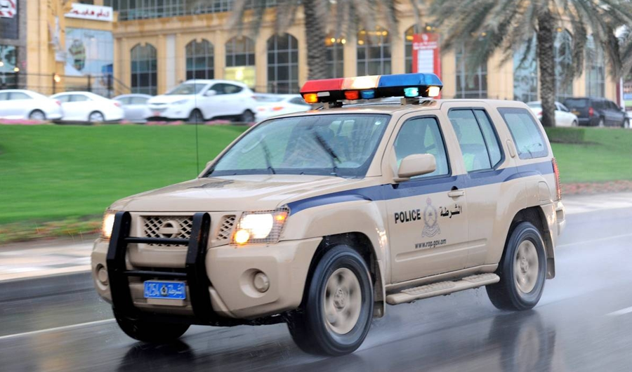 عُمان: مصرع 3 سائحين وإصابة اثنين في انقلاب قارب