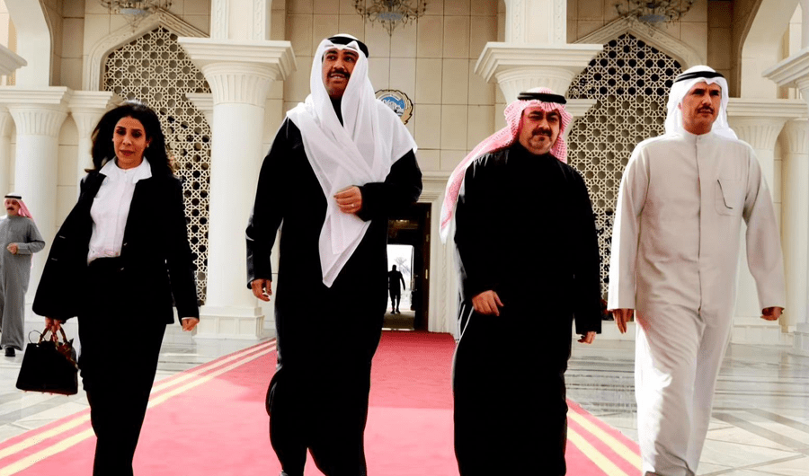 وفد رسمي كويتي برئاسة وزير الدفاع إلى الإمارات