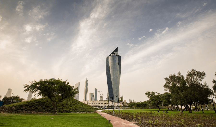 الإمارات تهدي الشعب الكويتي نصباً تذكارياً في حديقة الشهيد الإمارات تهدي الشعب الكويتي نصباً تذكارياً في حديقة الشهيد