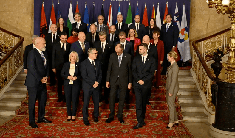 قمة أوروبية طارئة لإعادة تقييم العلاقات مع أميركا قمة أوروبية طارئة لإعادة تقييم العلاقات مع أميركا