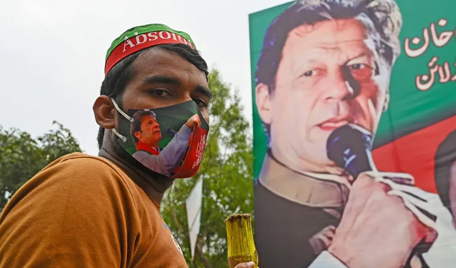 باكستان.. المؤبد بحق 8 أشخاص دعموا عمران خان عبر منشورات على الإنترنت