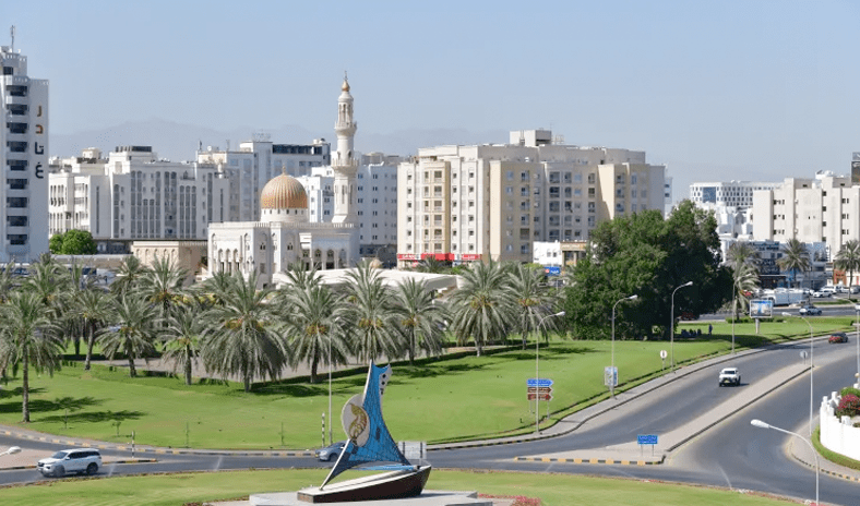 عُمان تقر إنشاء مركز مالي عالمي