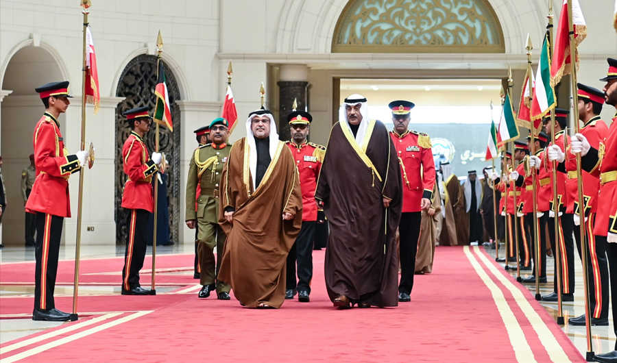 ولي العهد رئيس مجلس الوزراء في مملكة البحرين يغادر البلاد بعد زيارة رسمية ولي العهد رئيس مجلس الوزراء في مملكة البحرين يغادر البلاد بعد زيارة رسمية