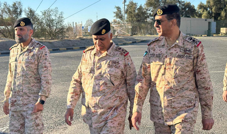 رئيس الأركان العامة يتفقد عدداً من المواقع التابعة للجيش الكويتي