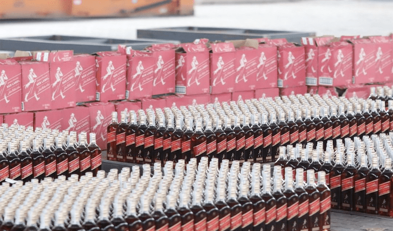 ضبط أكثر من 3 آلاف زجاجة خمر مهربة داخل حاوية قادمة من فرنسا