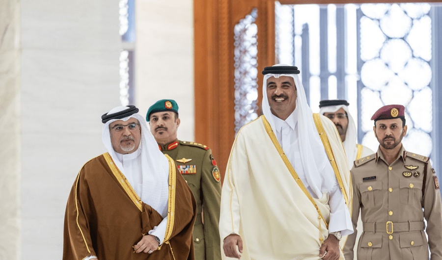 أمير قطر وولي عهد البحرين يبحثان التطورات الحالية في المنطقة والعالم