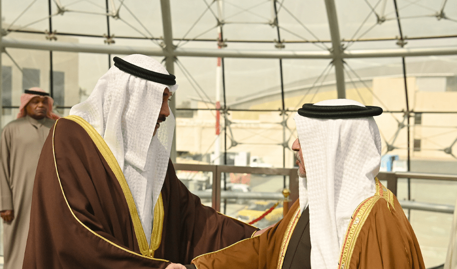 ولي العهد البحريني يصل إلى البلاد في زيارة رسمية ولي العهد البحريني يصل إلى البلاد في زيارة رسمية