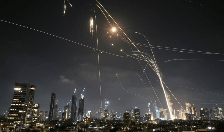 الحرس الثوري: شن الموجة الأولى بالصواريخ والمسيرات ضد إسرائيل الحرس الثوري: شن الموجة الأولى بالصواريخ والمسيرات ضد إسرائيل