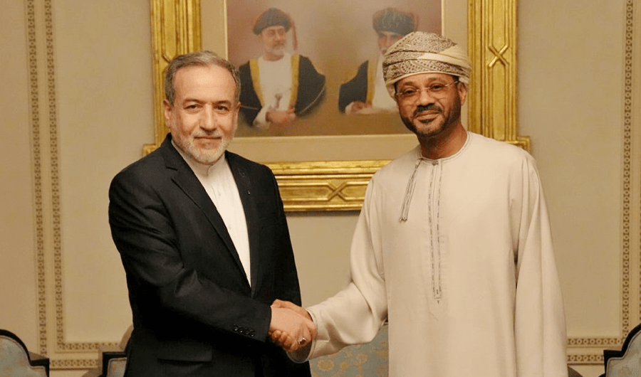 وزير الخارجية العُماني يلتقي عراقجي قبل بدء المفاوضات الأميركية الإيرانية