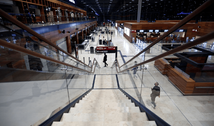 استمرار تعليق الرحلات الجوية من مطار برلين الدولي وإليه