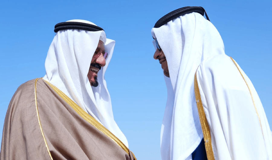 رئيس الوزراء القطري يصل إلى البلاد في زيارة رسمية