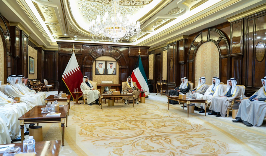 رئيس الوزراء يعقد مباحثات رسمية مع نظيره القطري