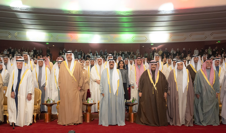 سمو الأمير يشمل برعايته وحضوره حفل الأوبريت الوطني «ديرة الخير» سمو الأمير يشمل برعايته وحضوره حفل الأوبريت الوطني «ديرة الخير»