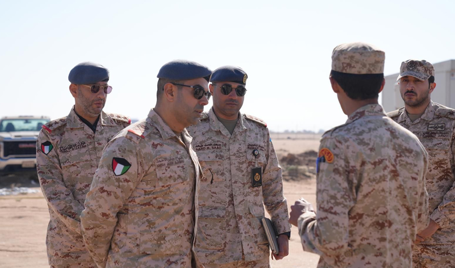 نائب رئيس الأركان يتفقد مواقع الجيش شمال البلاد