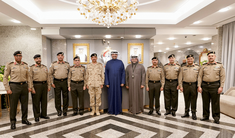 وزير الدفاع يدشن جهاز الروبوت «hugo» المستخدم بالعمليات الجراحية بمستشفى جابر الأحمد للقوات المسلحة وزير الدفاع يدشن جهاز الروبوت «hugo» المستخدم بالعمليات الجراحية بمستشفى جابر الأحمد للقوات المسلحة