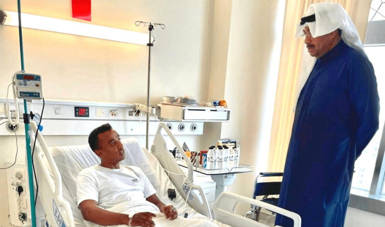 وزير الدفاع يطمئن على صحة الرقيب فهد جوهر لإصابته أثناء تأدية عمله