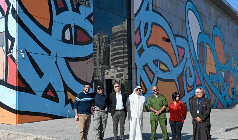 «الوطني للثقافة» يكشف عن جدارية على مسرح عبدالحسين عبدالرضا تخليدا لمسيرته الفنية «الوطني للثقافة» يكشف عن جدارية على مسرح عبدالحسين عبدالرضا تخليدا لمسيرته الفنية