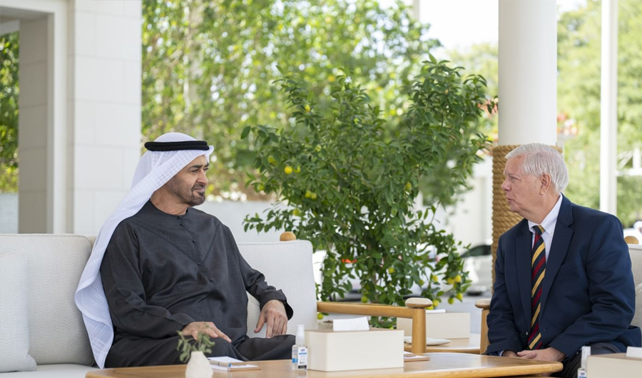 رئيس الإمارات يبحث مع ليندسي غراهام قضايا الأمن والاستقرار الإقليميين