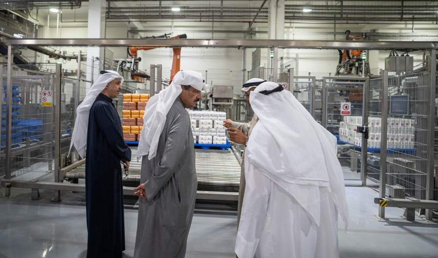 رئيس الوزراء يقوم بزيارة تفقدية إلى الشركة الكويتية للتموين وشركة &laquo;مطاحن الدقيق&raquo;