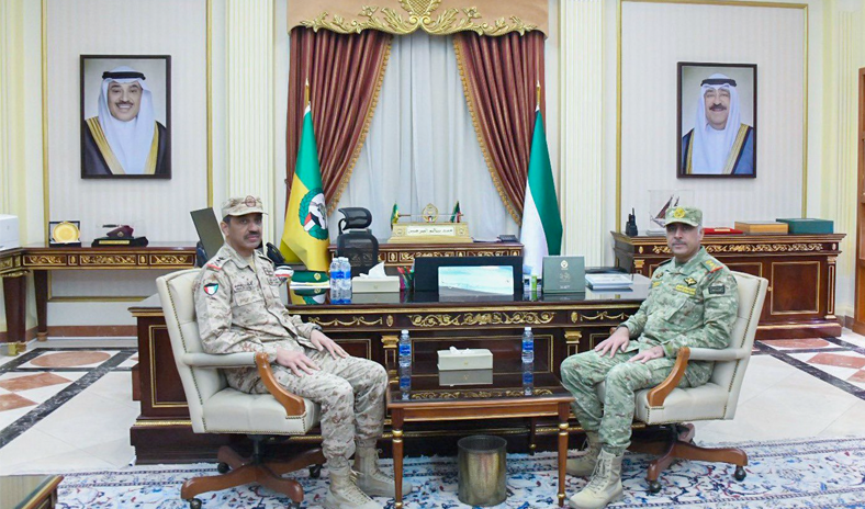 رئيس «الأركان العامة» ووكيل الحرس الوطني: جاهزون للتعامل مع مختلف الأحداث رئيس «الأركان العامة» ووكيل الحرس الوطني: جاهزون للتعامل مع مختلف الأحداث