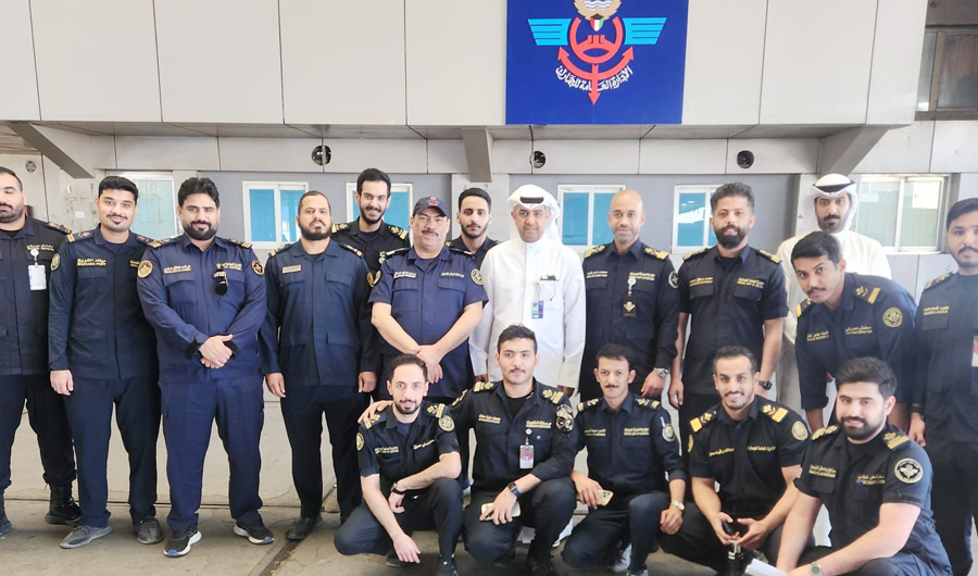 نائب رئيس &laquo;الجمارك&raquo; يتفقد ميناء الشويخ ومركز تفتيش الحاويات