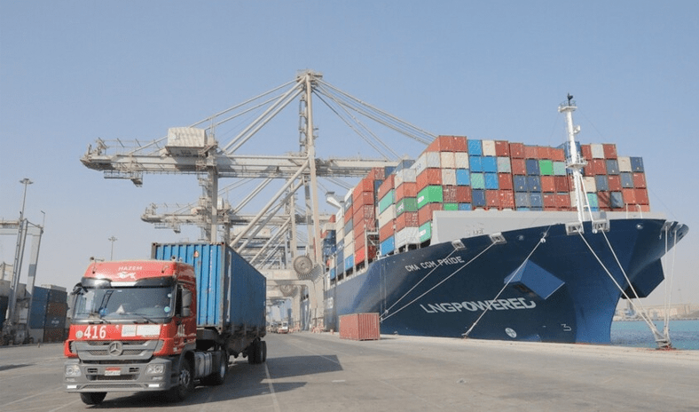 مصر تنفي تعليق الصادرات إلى دول الخليج وتؤكد استمرار حركة التصدير عبر موانئها مصر تنفي تعليق الصادرات إلى دول الخليج وتؤكد استمرار حركة التصدير عبر موانئها