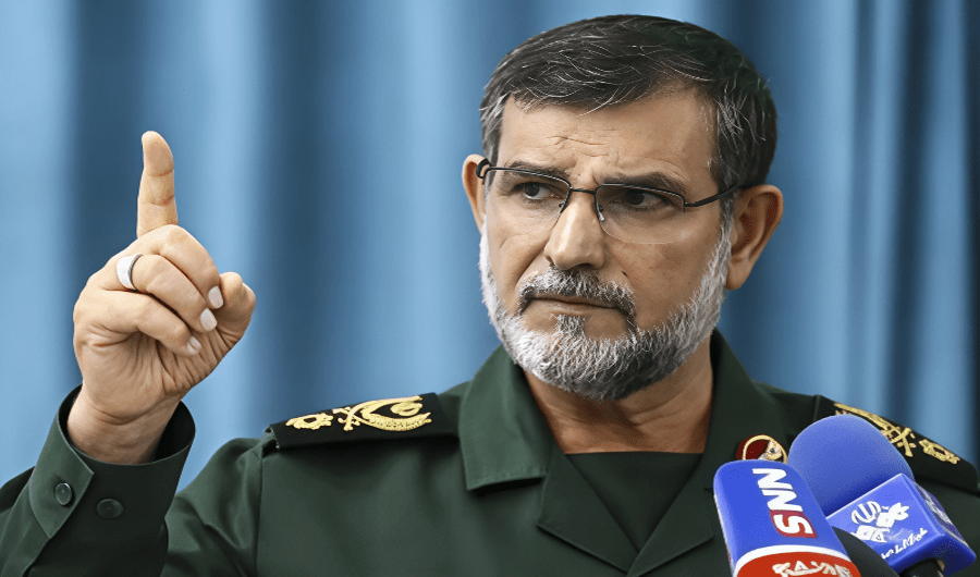 الحرس الثوري الإيراني يؤكد مقتل قائد بحريته علي رضا تنكسيري