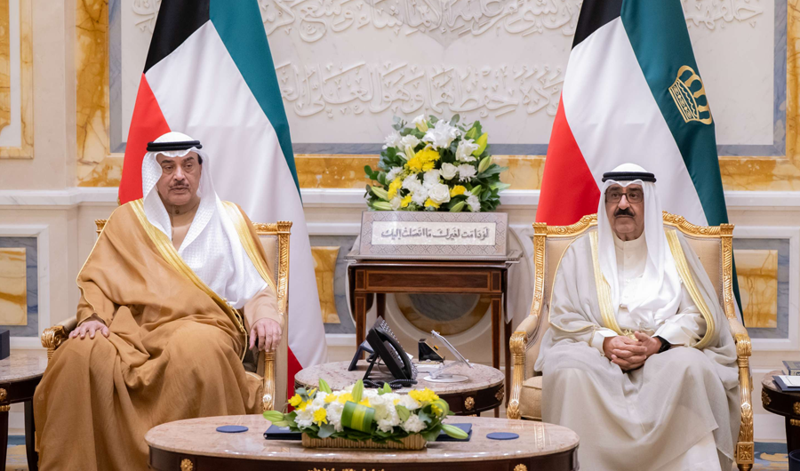 سمو الأمير يستقبل وزير العدل ورئيس وأعضاء هيئة مكافحة الفساد سمو الأمير يستقبل وزير العدل ورئيس وأعضاء هيئة مكافحة الفساد