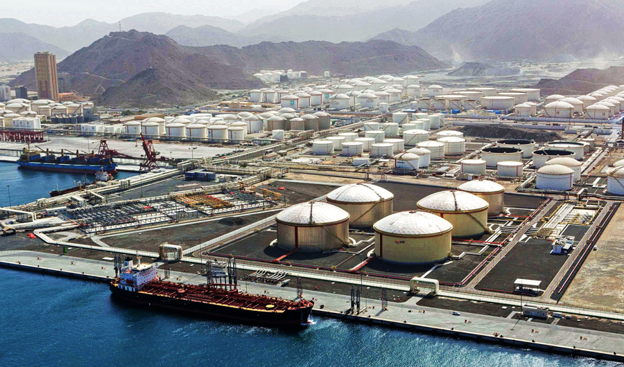 الفجيرة: اندلاع حريق بمنطقة «الفجيرة للصناعة البترولية» الفجيرة: اندلاع حريق بمنطقة «الفجيرة للصناعة البترولية»