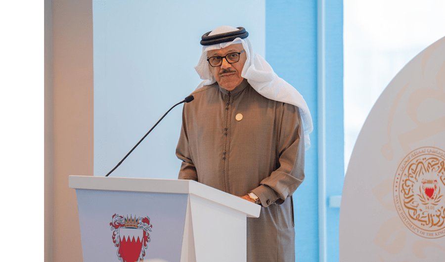 وزير الخارجية البحريني: الهجمات الإيرانية تهديد للأمن الإقليمي والدولي وزير الخارجية البحريني: الهجمات الإيرانية تهديد للأمن الإقليمي والدولي