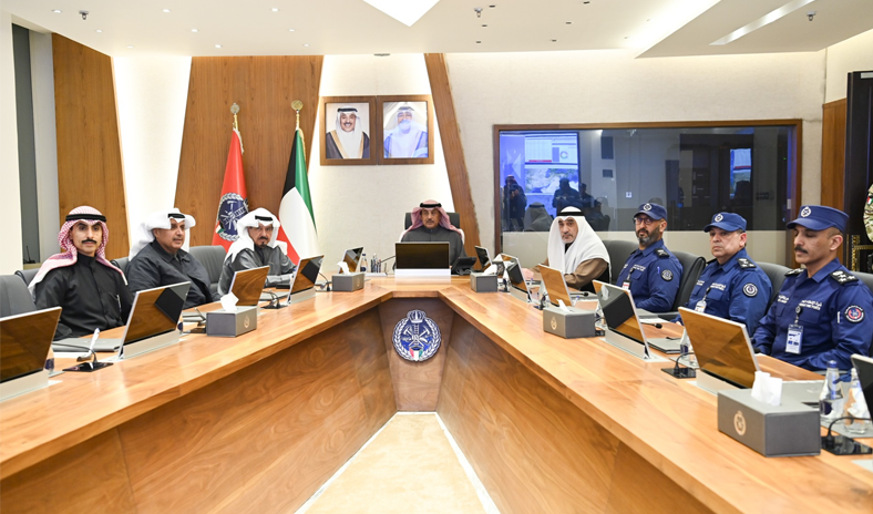 سمو ولي العهد يقوم بزيارة إلى رئاسة قوة الإطفاء العام