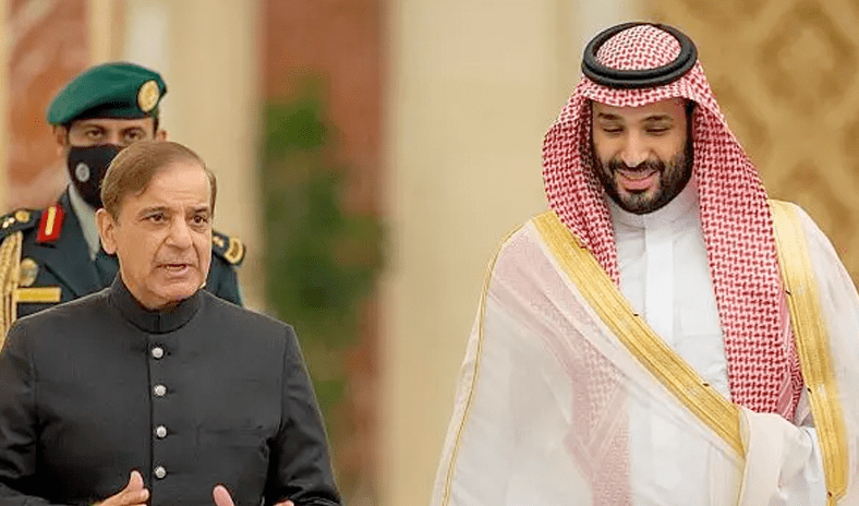 رئيس وزراء باكستان يتوجه إلى السعودية للقاء الأمير محمد بن سلمان