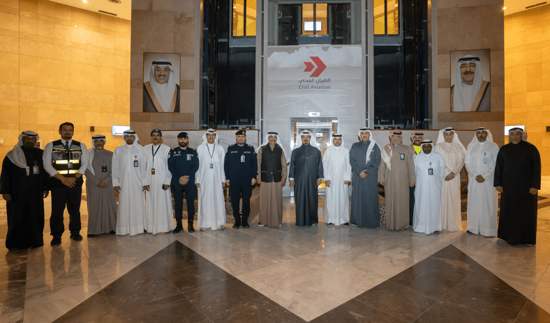 سمو رئيس الوزراء يقوم بزيارة تفقدية إلى مبنى الإدارة العامة للطيران المدني