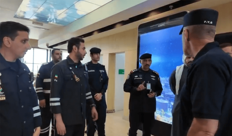 وزير الداخلية يقوم بجولة تفقدية ميدانية على المواقع المتضررة جراء الاعتداءات