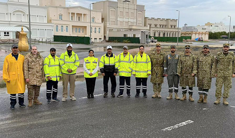 وزيرة الأشغال تتفقد منطقة صباح الأحمد لمتابعة تطورات الحالة المطرية وزيرة الأشغال تتفقد منطقة صباح الأحمد لمتابعة تطورات الحالة المطرية