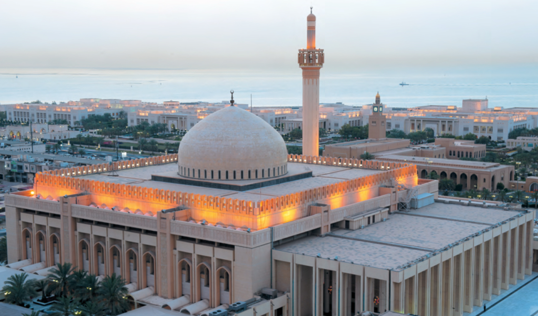 المسجد الكبير يعتذر عن عدم استقبال مرتاديه لأداء صلاة عيد الفطر