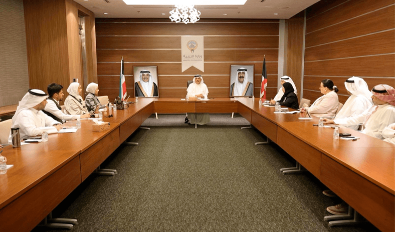 وزير التربية يبحث مع ممثلي المدارس الأجنبية مستجدات المرحلة الراهنة والتحديات المرتبطة بها