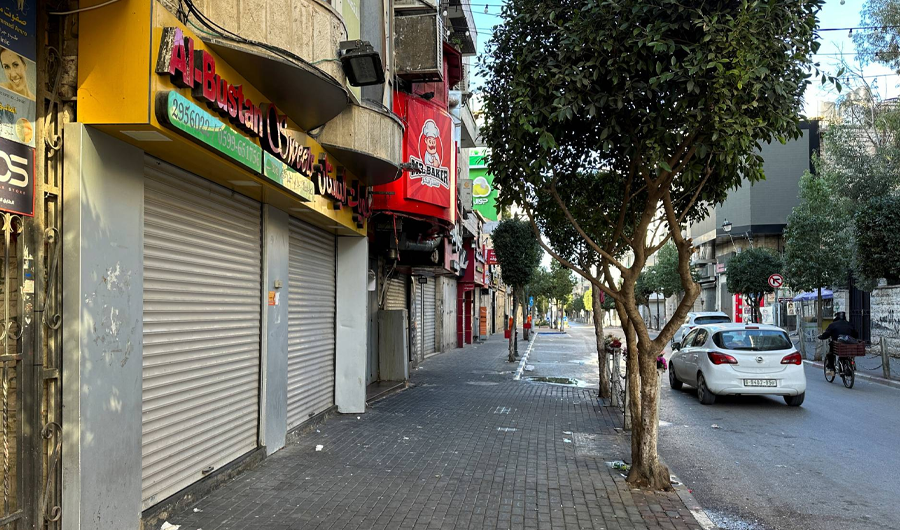إضراب شامل يعم الضفة الغربية رفضاً لقانون إعدام الأسرى الفلسطينيين